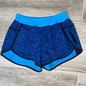 Lululemon Tracker Short III Samba Snake Kayak Blue Hero Blue / Kayak Blue 4”